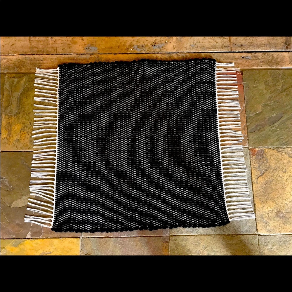 🐑 Handmade Black Wool Roving 24”x24” Rug
